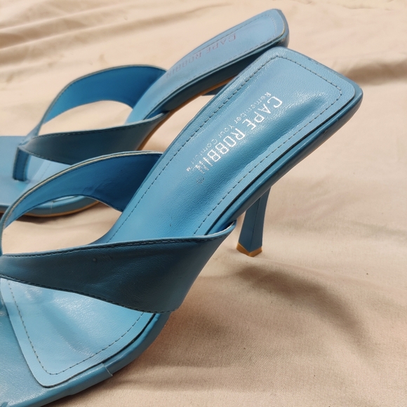 Cape Robbin Mid Heel Mules - Picture 4 of 5